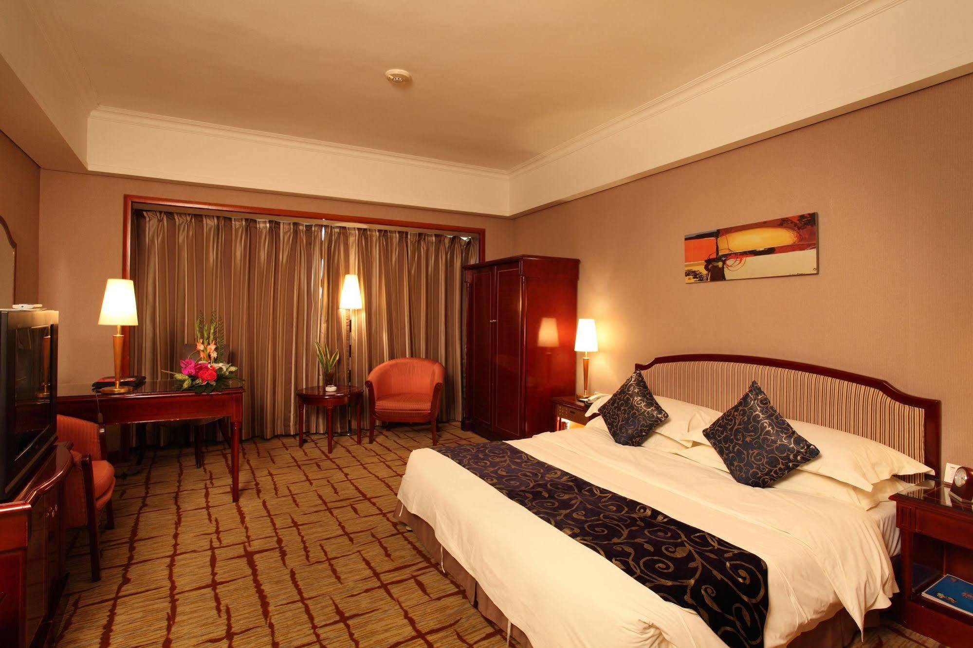 Weilai Conifer Hotel Zhengzhou Extérieur photo
