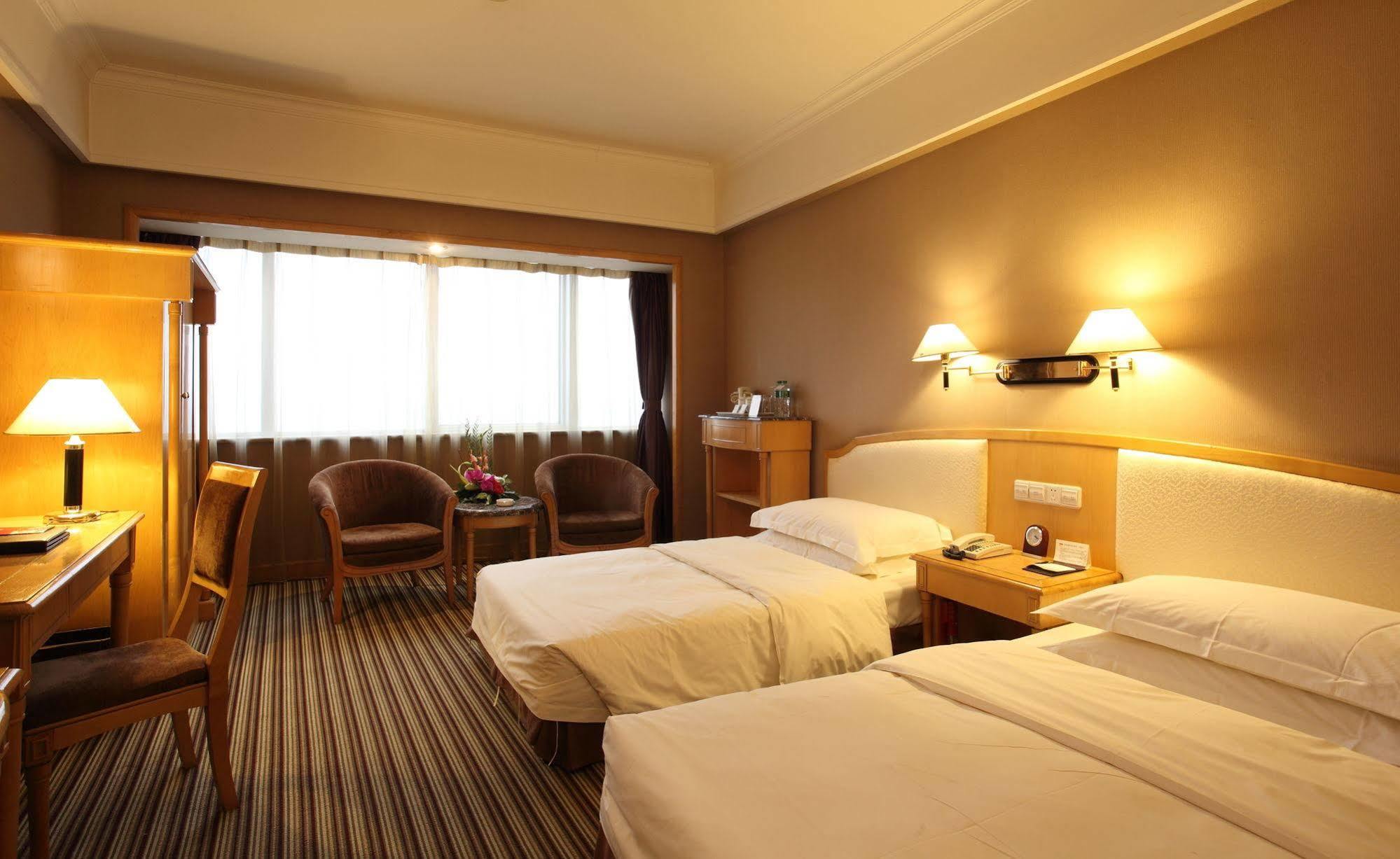 Weilai Conifer Hotel Zhengzhou Extérieur photo