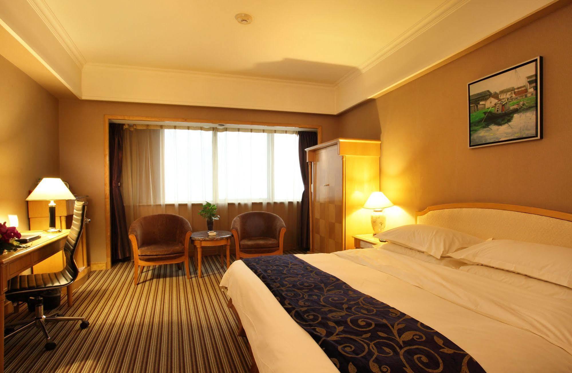 Weilai Conifer Hotel Zhengzhou Extérieur photo