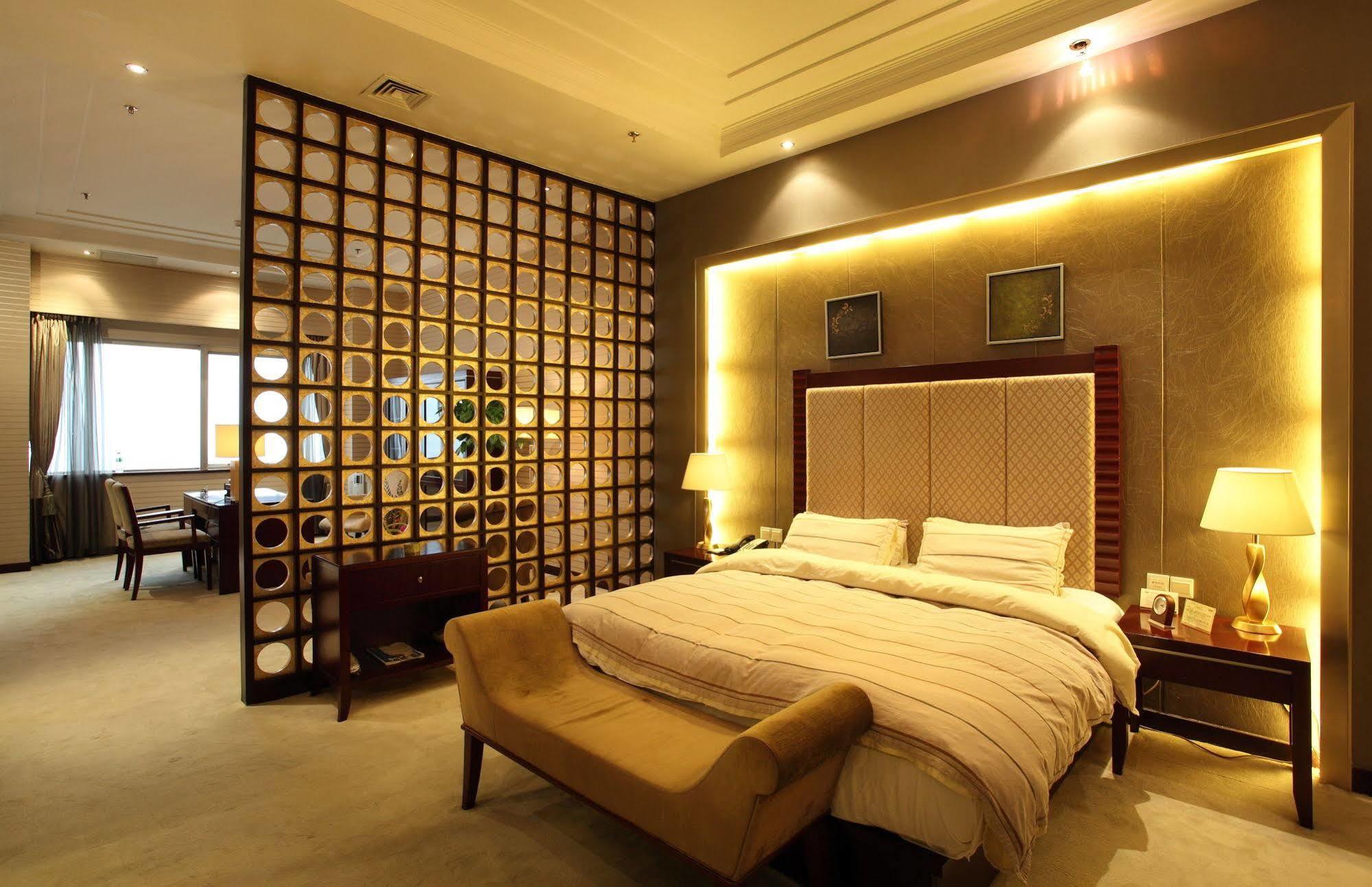 Weilai Conifer Hotel Zhengzhou Extérieur photo