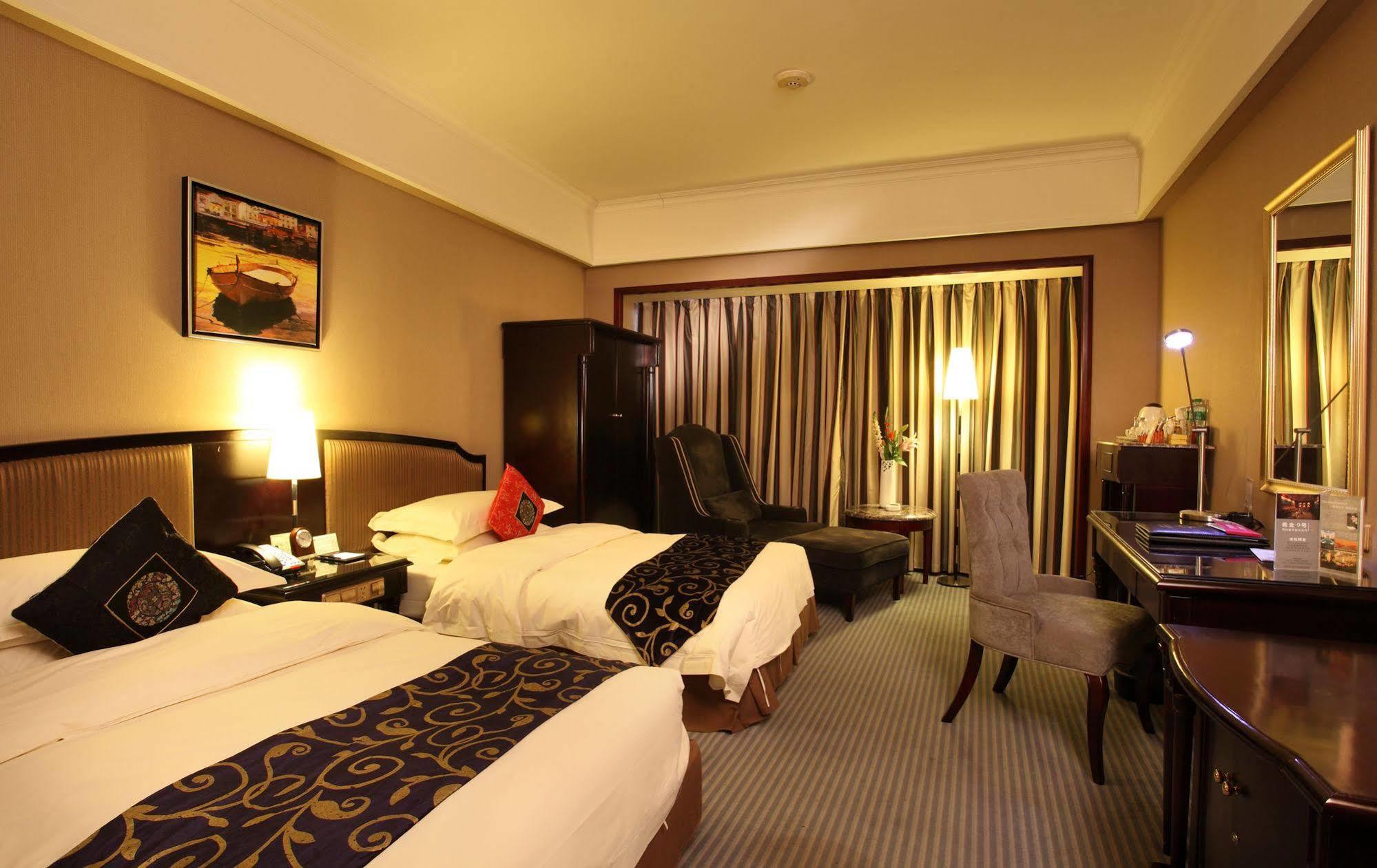Weilai Conifer Hotel Zhengzhou Extérieur photo