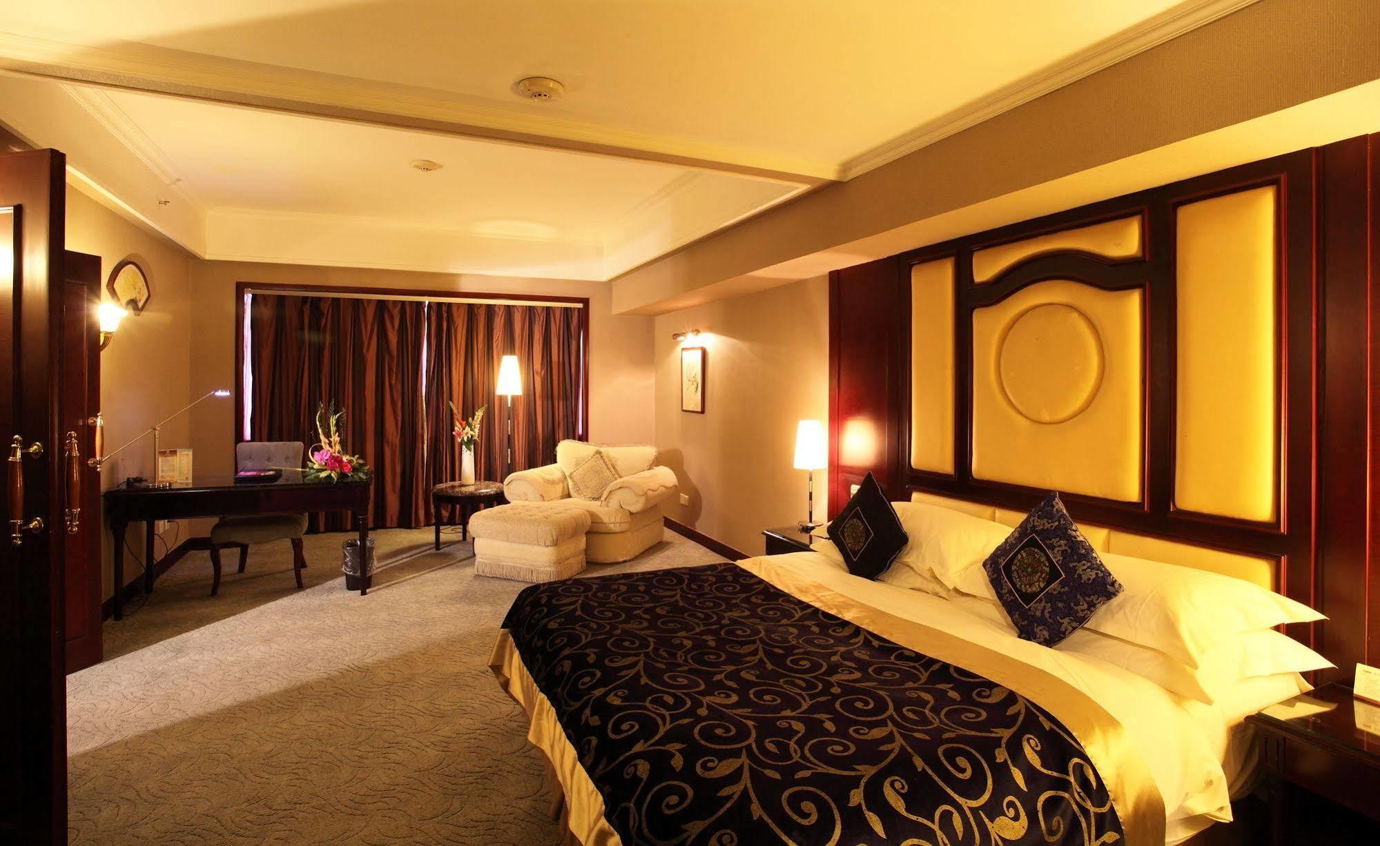 Weilai Conifer Hotel Zhengzhou Extérieur photo