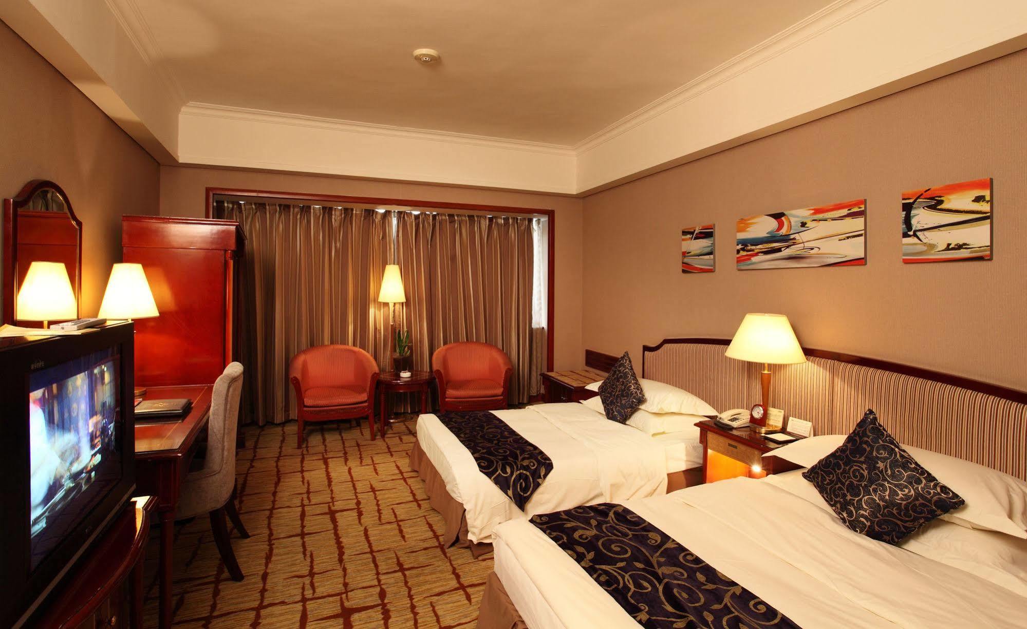 Weilai Conifer Hotel Zhengzhou Extérieur photo